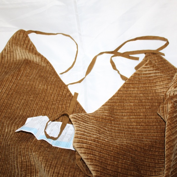 Williams Sonama Corded Bias Velvet Tree Skirt. - Picture 6 of 8